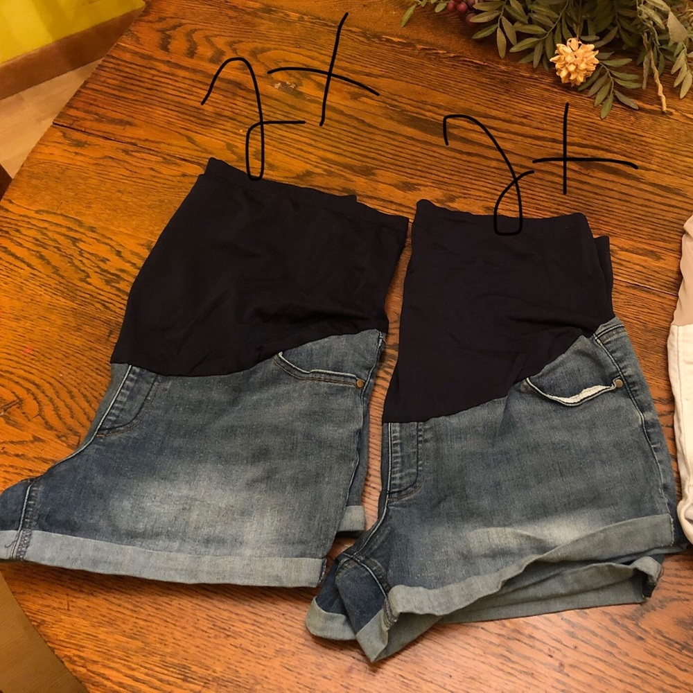 Maternity shorts